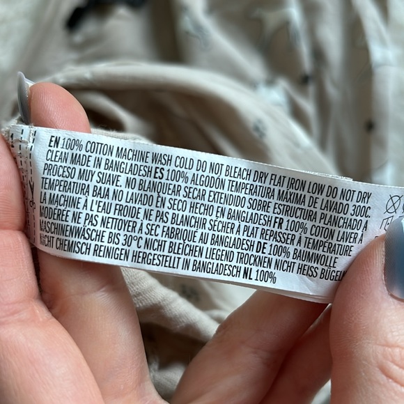 Forever 21 dog print cropped t shirt , size small - Picture 4 of 5